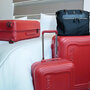 Средний чемодан Swissbrand London на 77 л из поликарбоната весом 3,27 кг Красный