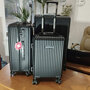Середня валіза Swissbrand Riga 2.0 на 72 л вагою 3,4 кг із пластику Чорний