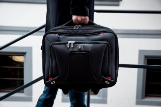 Бизнес кейс-пилот Wenger Patriot на 25 л со съемной сумкой для ноутбука до 16 д Черный 