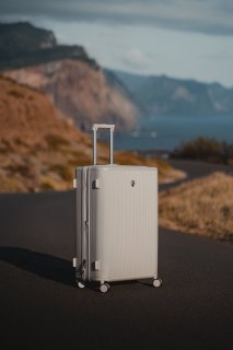 Большой чемодан Heys Earth Tones на 105/125 л весом 4,8 кг из поликарбоната Бежевый