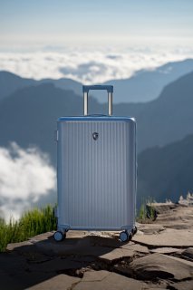 Большой чемодан Heys Earth Tones на 105/125 л весом 4,8 кг из поликарбоната Серый