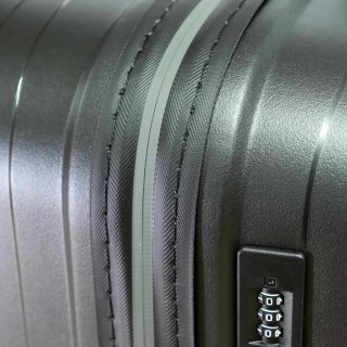 Большой чемодан Snowball AQUA Light на 103 л весом 3,2 кг из полипропилена Зеленый