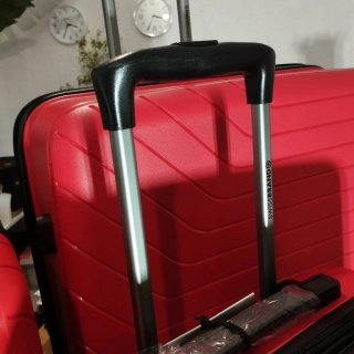 Большой чемодан Swissbrand Eden на 115/132 л весом 4,5 кг из полипропилена Красный