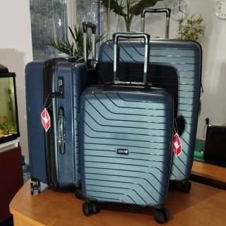 Большой чемодан Swissbrand Eden на 115/132 л весом 4,5 кг из полипропилена Синий