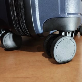 Большой чемодан Swissbrand Eden на 115/132 л весом 4,5 кг из полипропилена Синий