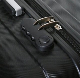 Большой пластиковый чемодан 94 л Vip Collection Panama 28 Black