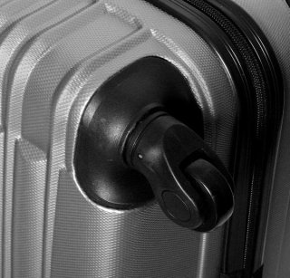 Большой пластиковый чемодан 96 л Vip Collection Nevada 28 Silver