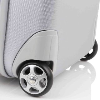 CarryOn Skyhopper 2X (S) Silver 32 л чемодан из поликарбоната на 2 колесах серебро