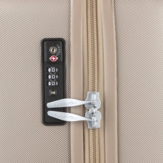 CarryOn Skyhopper (S) Champagne 32 л чемодан из поликарбоната на 4 колесах шампань