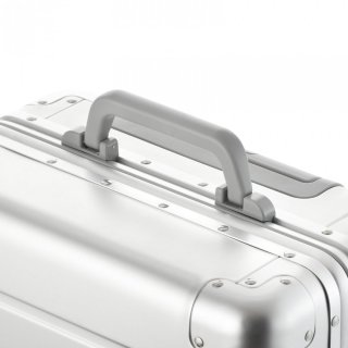 CarryOn ULD 32 л чемодан из алюминия на 4 колесах серый