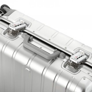 CarryOn ULD 32 л чемодан из алюминия на 4 колесах серый