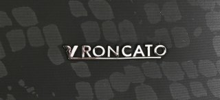Чемодан гигант из нейлона на 4-х колесах 108-128 л Roncato Zero Gravity Dlx, черный