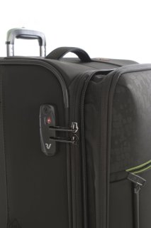 Чемодан гигант из нейлона на 4-х колесах 108 л Roncato Zero Gravity Dlx, оливковый