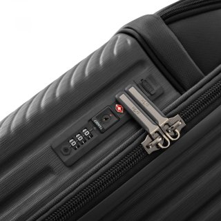 Чемодан ручная кладь Heys Charge-A-Weigh ll на 38 л, отдел для ноутбука, встроенные весы, USB-порт из поликарбоната Черный 