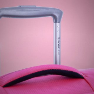 Чемодан ручная кладь Swissbrand Silkeborg весом 2 кг на 38 л тканевый Красный