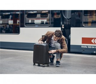 Чемодан Wenger Zenyt ручная кладь на 33 л вес 2.4 кг поликарбонат Черный