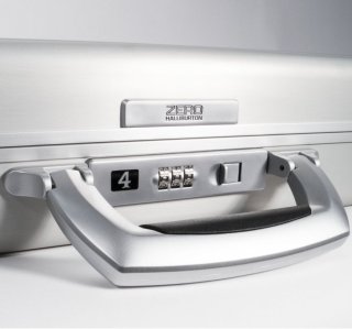 Лимитированная серия атташе NEW YORK Slimline 4” Zero Halliburton, серебристый