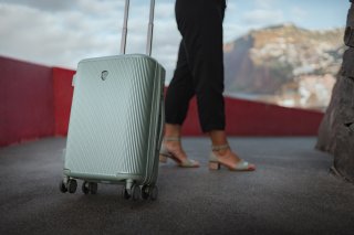 Малый чемодан Heys Earth Tones ручная кладь на 37/45 л из поликарбоната Зеленый