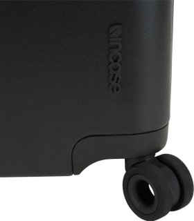 Малый чемодан из поликарбоната 41 л Incase Novi 4 Wheel Hubless 22, черный