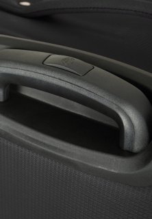 Малый чемодан на 4-х колесах 46 л Carlton Packmax, Черный
