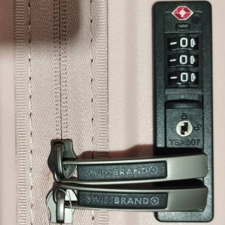Малый чемодан Swissbrand Narberth ручная кладь на 36 л весом 2,2 кг из полипропилена Розовый