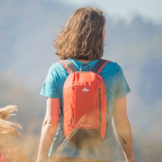Небольшой рюкзак 10 л. Quechua ARPENAZ, красный с серым