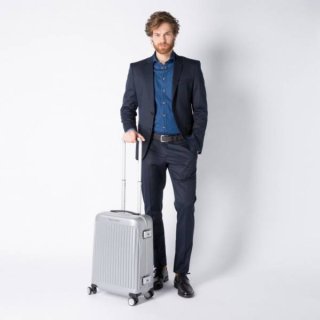 Piquadro RELYGHT PLUS 39 л чемодан из поликарбоната на 4 колесах серебристый