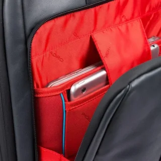 Piquadro URBAN BAGMOTIC 37,54 л чемодан из натуральной кожи на 2-х колесах черный