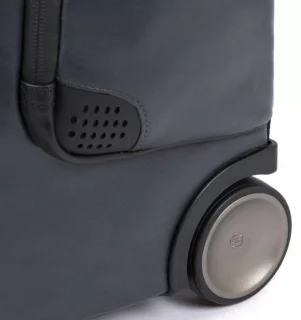 Piquadro URBAN BAGMOTIC 37,54 л чемодан из натуральной кожи на 2-х колесах черный