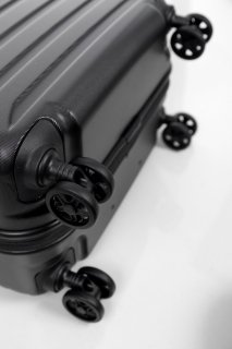 Roncato Fusion 102 л валіза на 4-х колесах з полікарбонату чорна