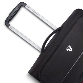 Roncato Lite Plus 42 л облегченный чемодан для ручной клади на 4-х колесах из нейлона черный