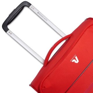 Roncato Lite Plus 42 л облегченный чемодан для ручной клади на 4-х колесах из нейлона красный