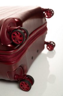 Roncato Stellar 103/117 л чемодан пластиковый из поликарбоната красный