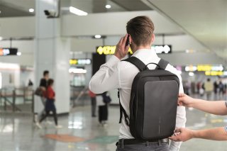 Рюкзак-портфель-сумка для ноутбука XD Design Bobby Bizz с защитой от краж Черный