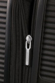 Середня валіза American Tourister Soundbox – 71,5 / 81 л, 3,7 кг Чорна