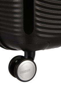 Середня валіза American Tourister Soundbox – 71,5 / 81 л, 3,7 кг Чорна