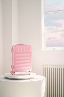 Средний чемодан Heys Pastel на 62/74 л весом 3,7 кг из поликарбоната Розовый