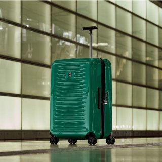 Середня валіза Victorinox Airox – 74 л, 3,8 кг Зелена Середня валіза Victorinox Airox – 74 л, 3,8 кг Зелена