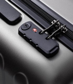 Средний чемодан Xiaomi Ninetygo Business Travel на 65 л из поликарбоната Черный
