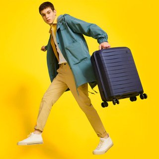 Середня валіза Xiaomi Ninetygo Lightweight на 62 л вагою 3 кг із полікарбонату Червоний