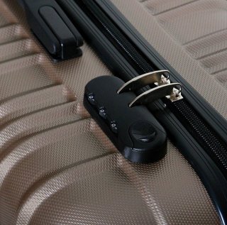 Средний пластиковый чемодан 64 л Vip Collection Nevada 24 Champagne