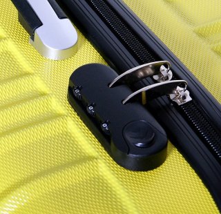 Средний пластиковый чемодан 64 л Vip Collection Nevada 24 Yellow