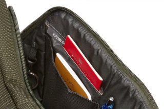 Thule Crossover 2 Boarding Bag 25 л дорожная сумка из нейлона хаки