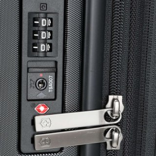 Victorinox Travel CONNEX HS/Black 107 л чемодан из поликарбоната на 4 колесах черный