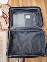 Средний чемодан V&V Travel Flash light 2.0 с расширением на 83/95 л весом 3,2 кг Черный 8019.2-65-3