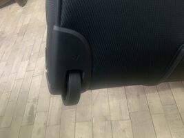 Малый облегченный чемодан на 2-х колесах 42/48 л Roncato Ironik, черный 415103/01