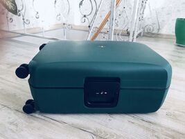 Средний чемодан Lojel Voja из полипропилена на 66 л Зеленый Lj-PP12-44326